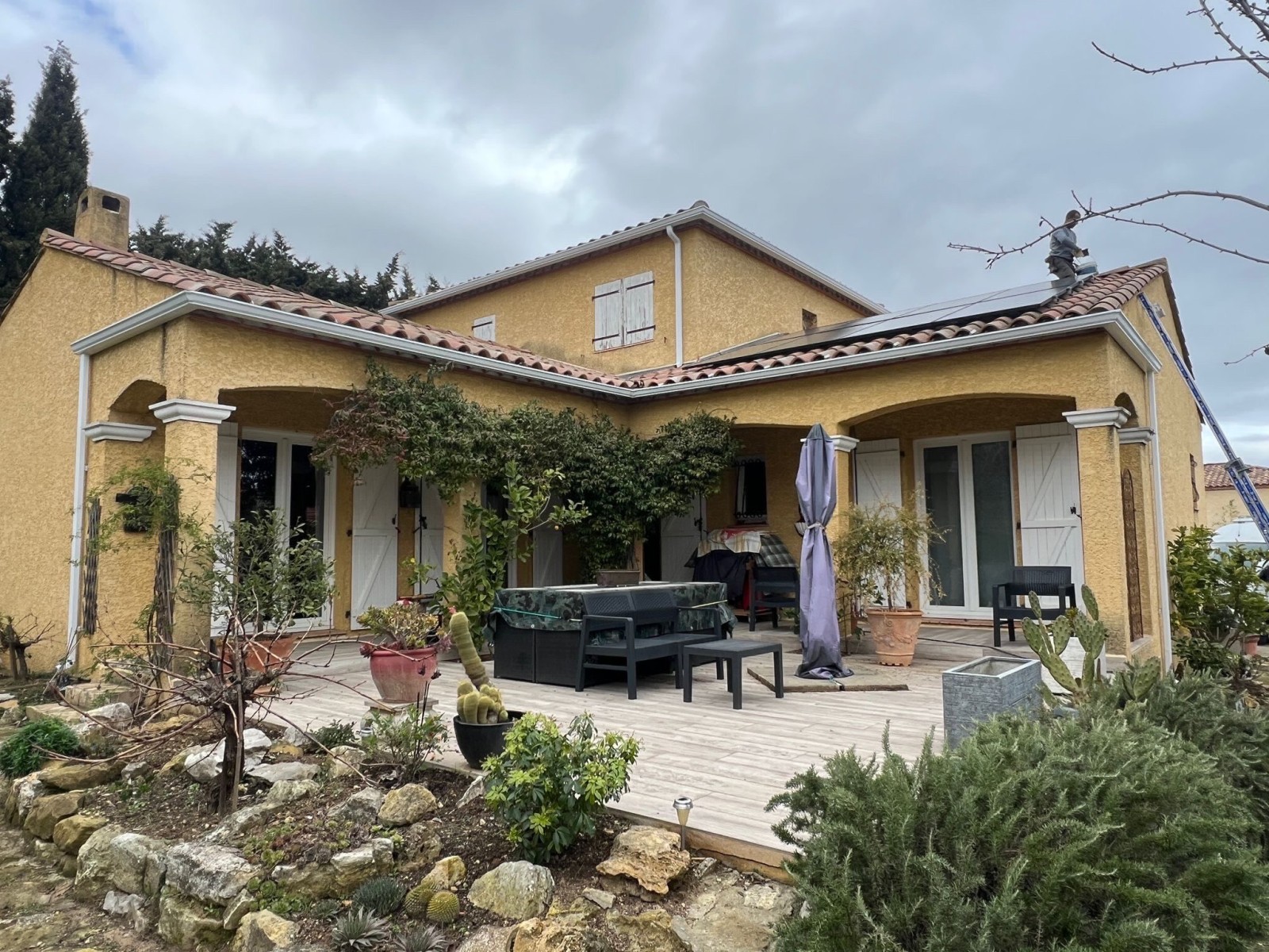 Pose de gouttières en aluminium blanc RAL 9010 Pose de gouttières en aluminium blanc, près de Narbonne