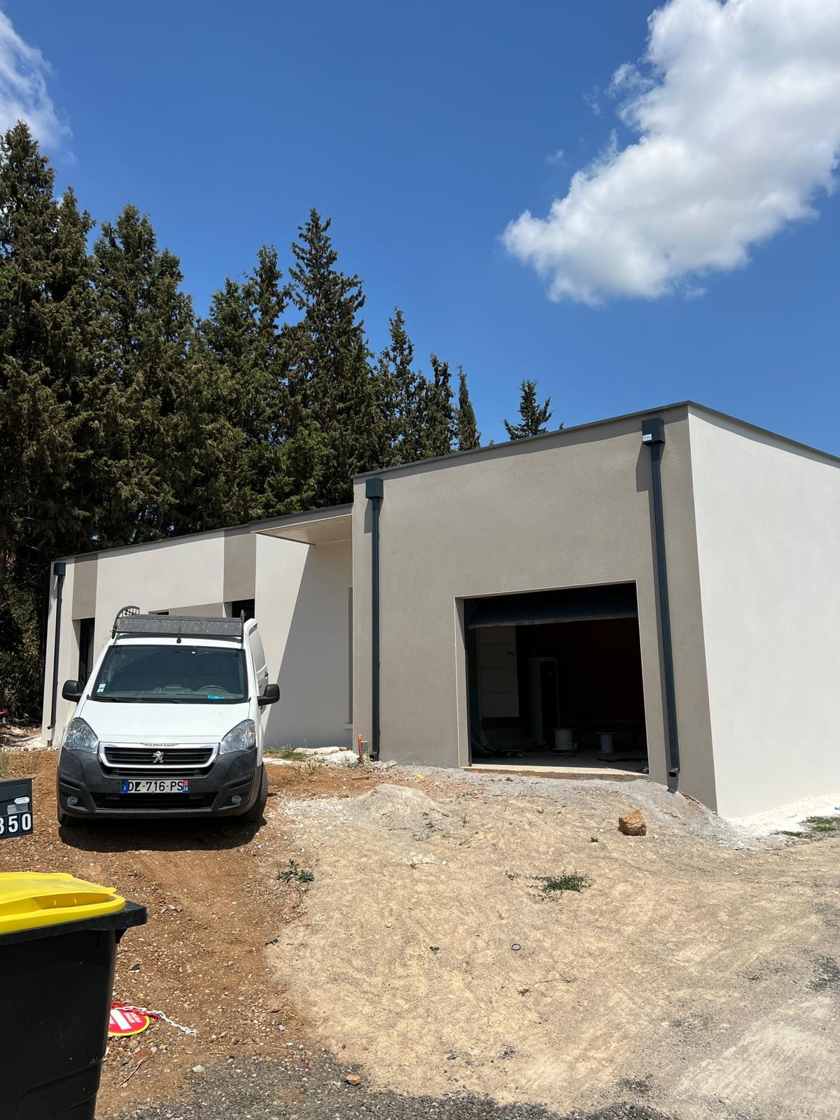 Pose de boîte a eaux en aluminium RAL 7016 à Beziers dans l'hérault