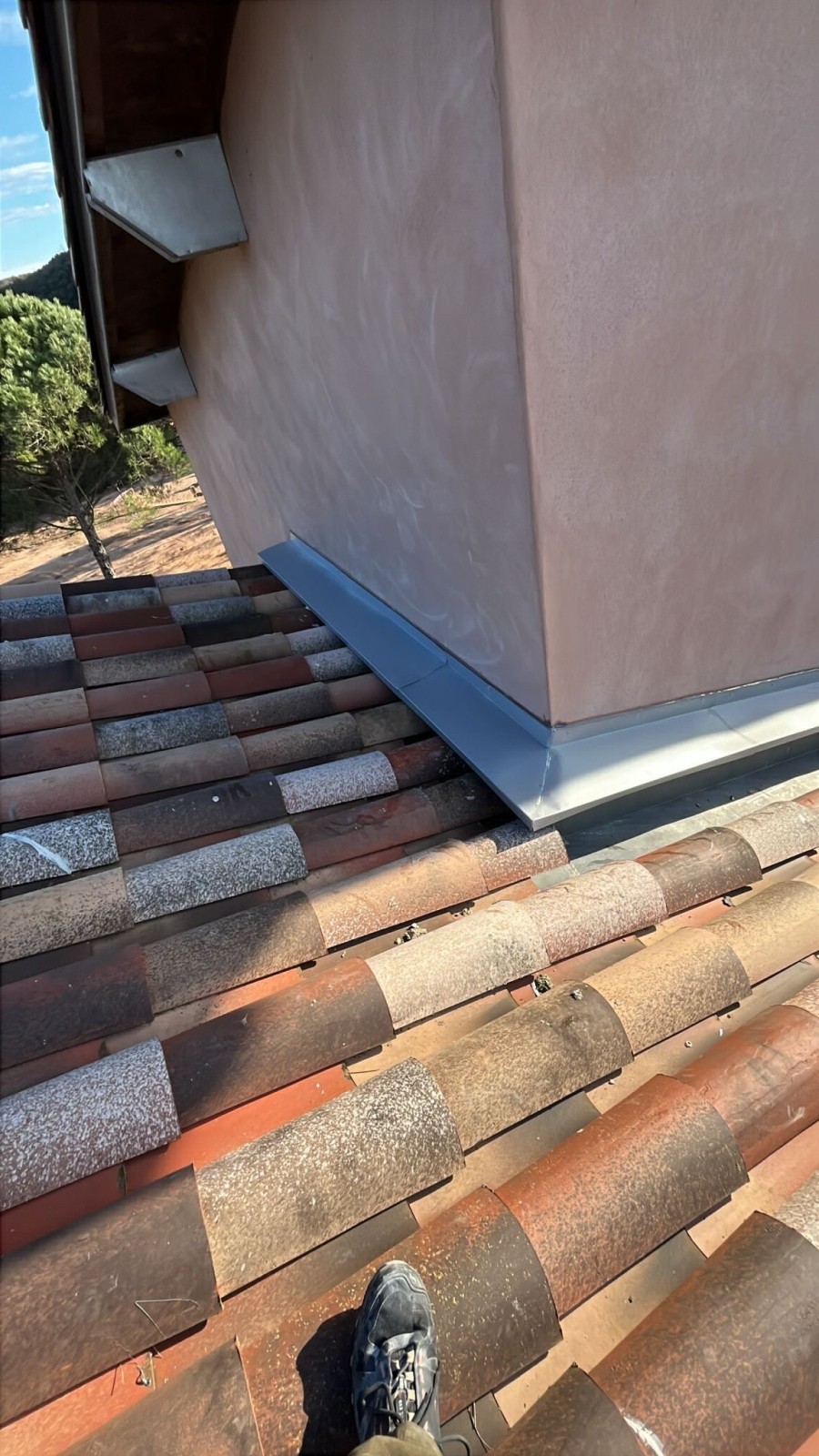 Fourniture et pose de pliage en aluminium RAL 9006 Gris Alu, à Clermont-l'Hérault