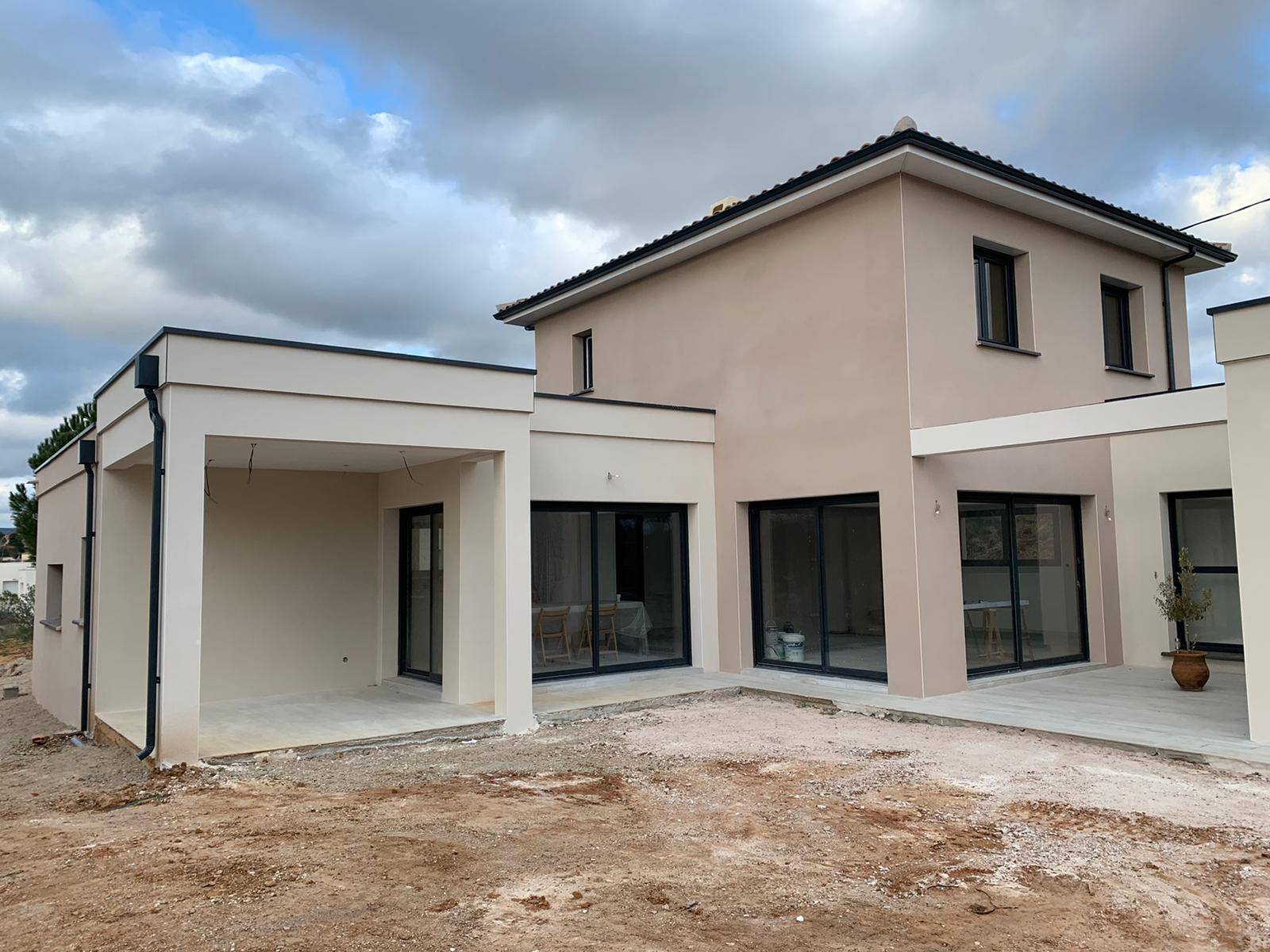 Pose de débords de toits sur construction neuve sur teyran près de Montpellier