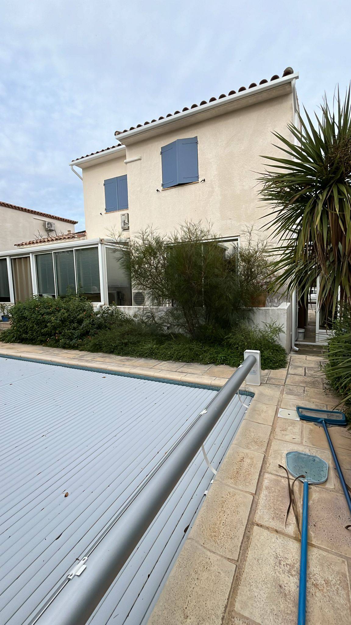 Installation de Gouttiére G300 Aluminium Carré Ral 9010 sur Castelnau le lez