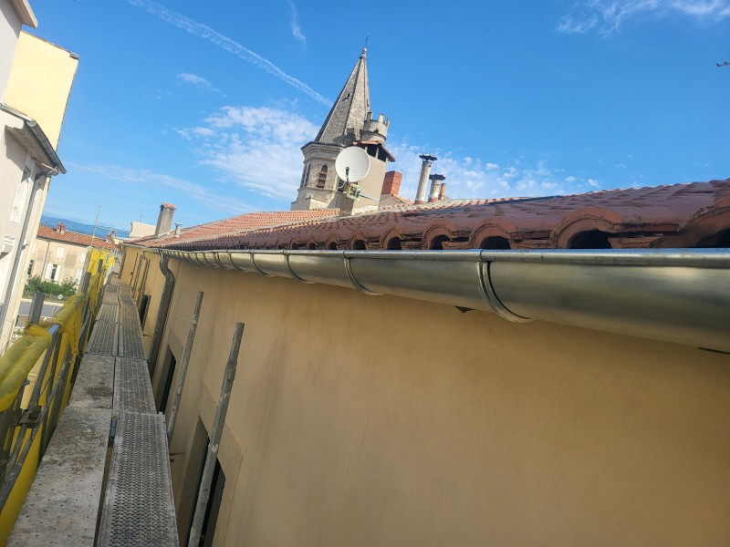 Pose de Gouttières en zinc