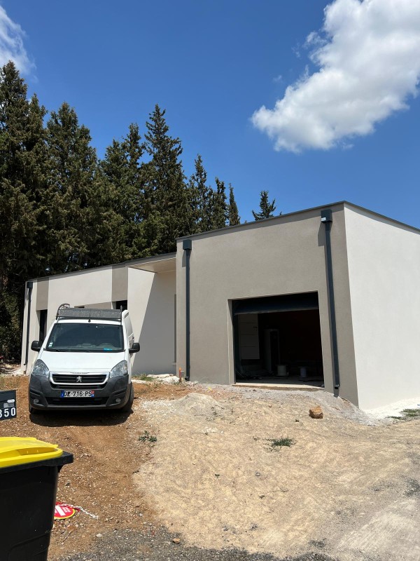 Pose de boîte a eaux en aluminium RAL 7016 à Beziers dans l'hérault