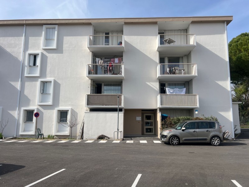 Installation de gouttières G325 en aluminium pour notre partenaire HB Peinture