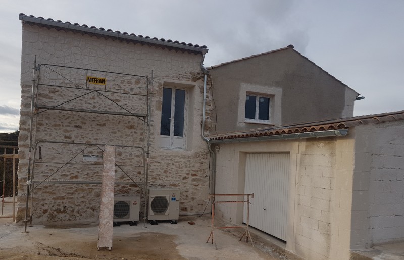 Pose de gouttières en ZINC à Lunel dans l'Hérault
