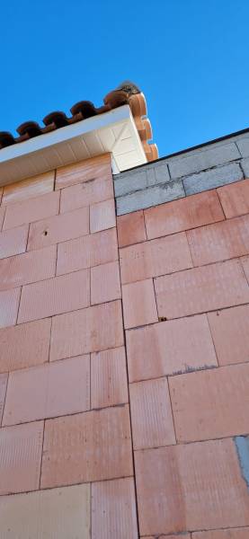 Réalisation d'un débord de toit sur la commune Montséret prêt de Narbonne