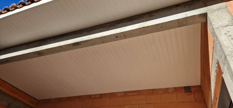 Réalisation d'un débord de toit sur la commune Montséret prêt de Narbonne