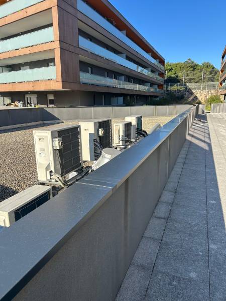 Pose de couvertines Acier thermolaqué sur Béziers