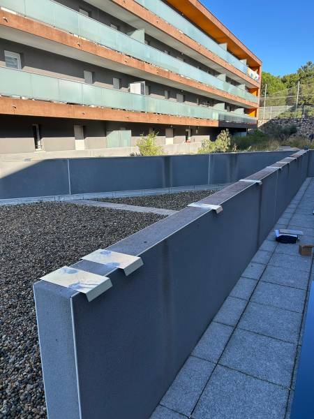 Pose de couvertines Acier thermolaqué sur Béziers