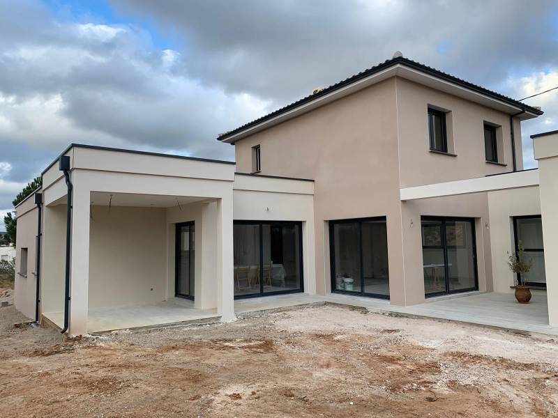 Pose de débords de toits sur construction neuve sur teyran près de Montpellier