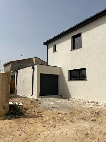 Débord de toit à Vias près de Agde sur maison neuve