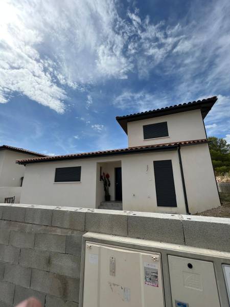 Débord de toit à Vias près de Agde sur maison neuve