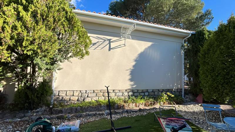 Installation de Gouttiére G325 Aluminium Carré Ral 9010 sur Castelnau le lez