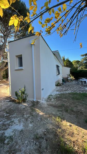 Installation de Gouttiére G325 Aluminium Carré Ral 9010 sur Castelnau le lez