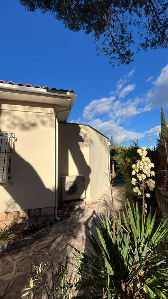 Installation de Gouttiére G325 Aluminium Carré Ral 9010 sur Castelnau le lez