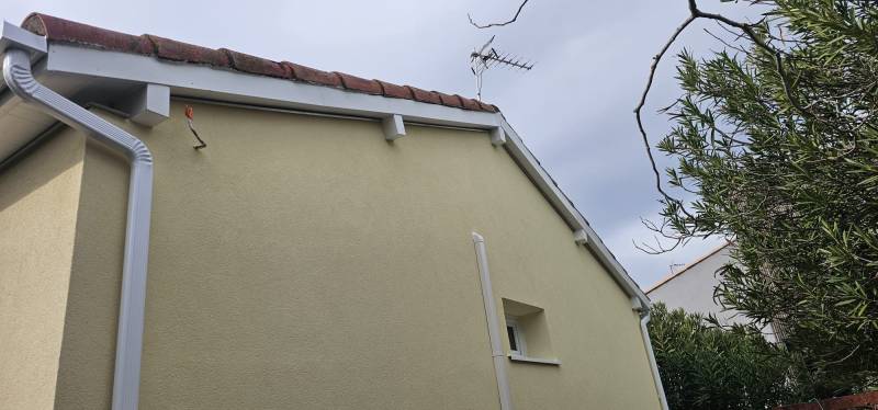 Chantier à Agde, rénovation d'un débord de toit