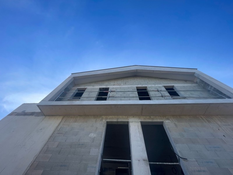 Habillage sous-face blanc RAL 9010 sur ossature bois, Montpellier 