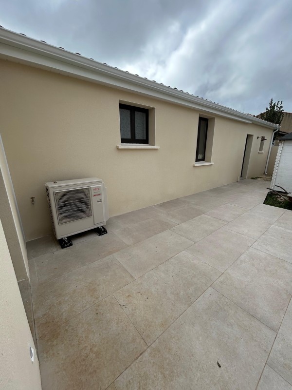  Pose de gouttière G325 et finitions sur génoise, à Cers 