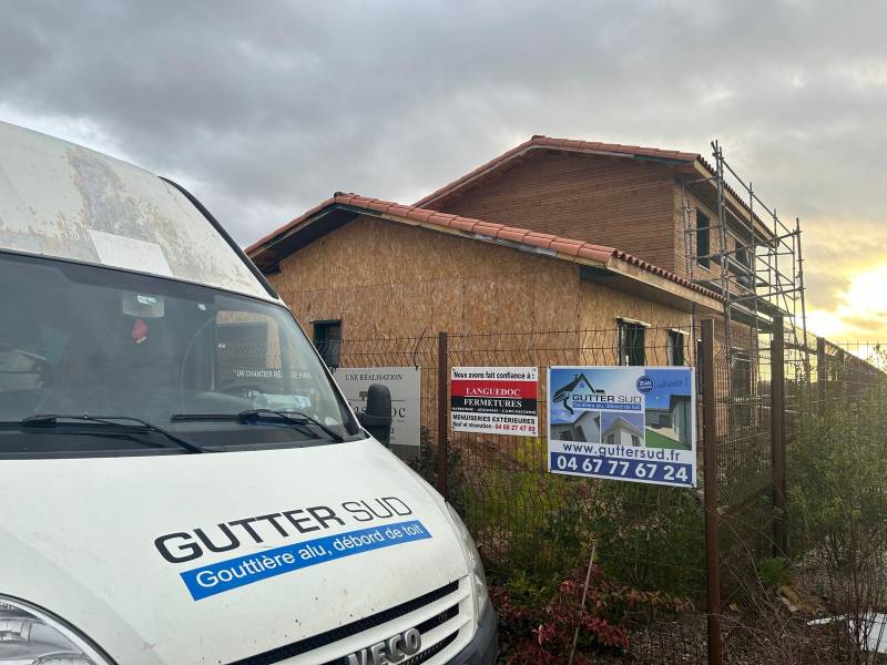 Pose de débord de toit à Portiragnes