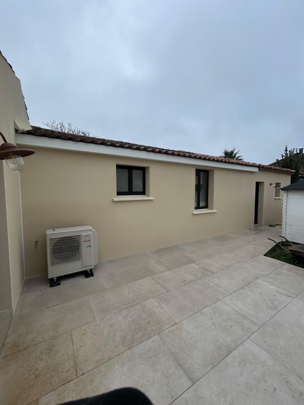  Pose de gouttière G325 et finitions sur génoise, à Cers 