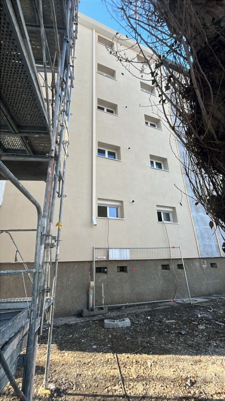 Pose de boîtes à eau et descentes en aluminium, à Narbonne