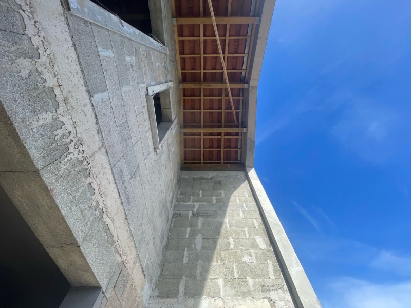 Habillage sous-face blanc RAL 9010 sur ossature bois, Montpellier 