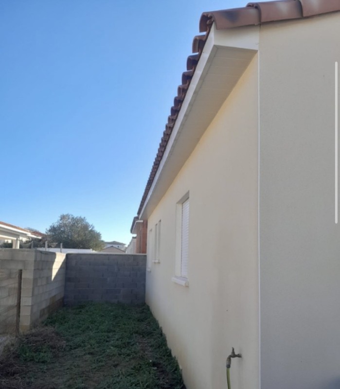 Pose de gouttières aluminium corniche couleur blanc, Narbonne-Plage