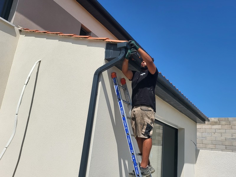 Pose de gouttières aluminium à Nissan lez Ensérune prés de Narbonne